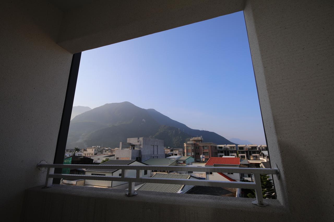 五葉松民宿-電梯民宿 近慈濟中小學及慈科大及人社院 Chua-lien Exteriér fotografie